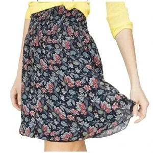 CAbi Flirt Picnic Day Navy Floral Flowy Lined Smocked Mini Skirt Size Medium
